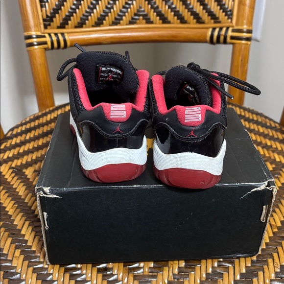 Jordan 11 Low Bred 11C 505835-012 - Picture 4 of 7
